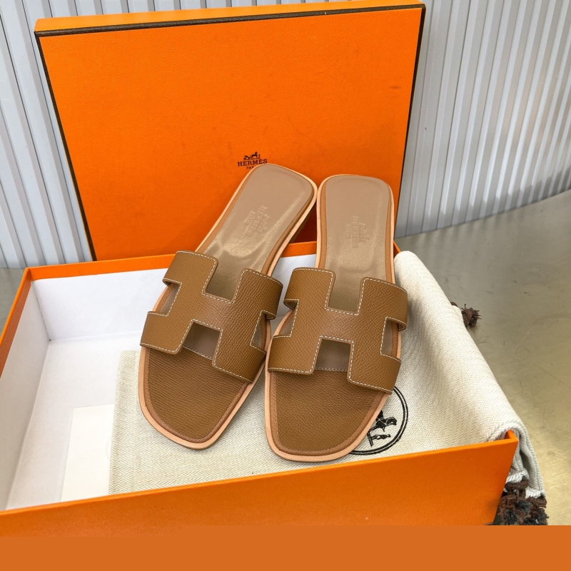 H**mes slippers